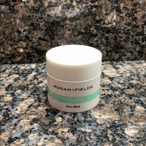 NWT Rodan + Fields Recharge Mask